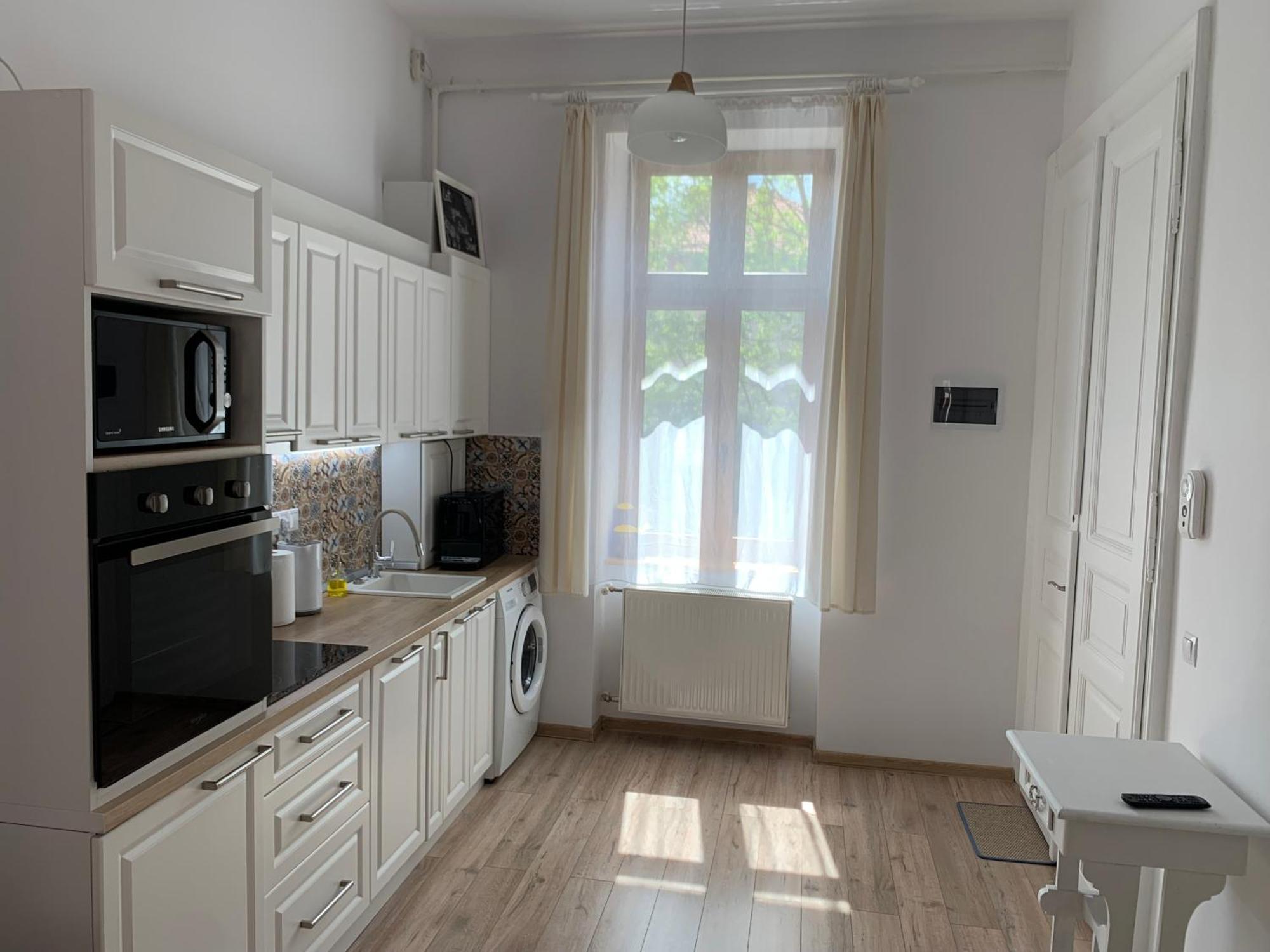 Charming Central Apartments Клуж-Напока Екстериор снимка